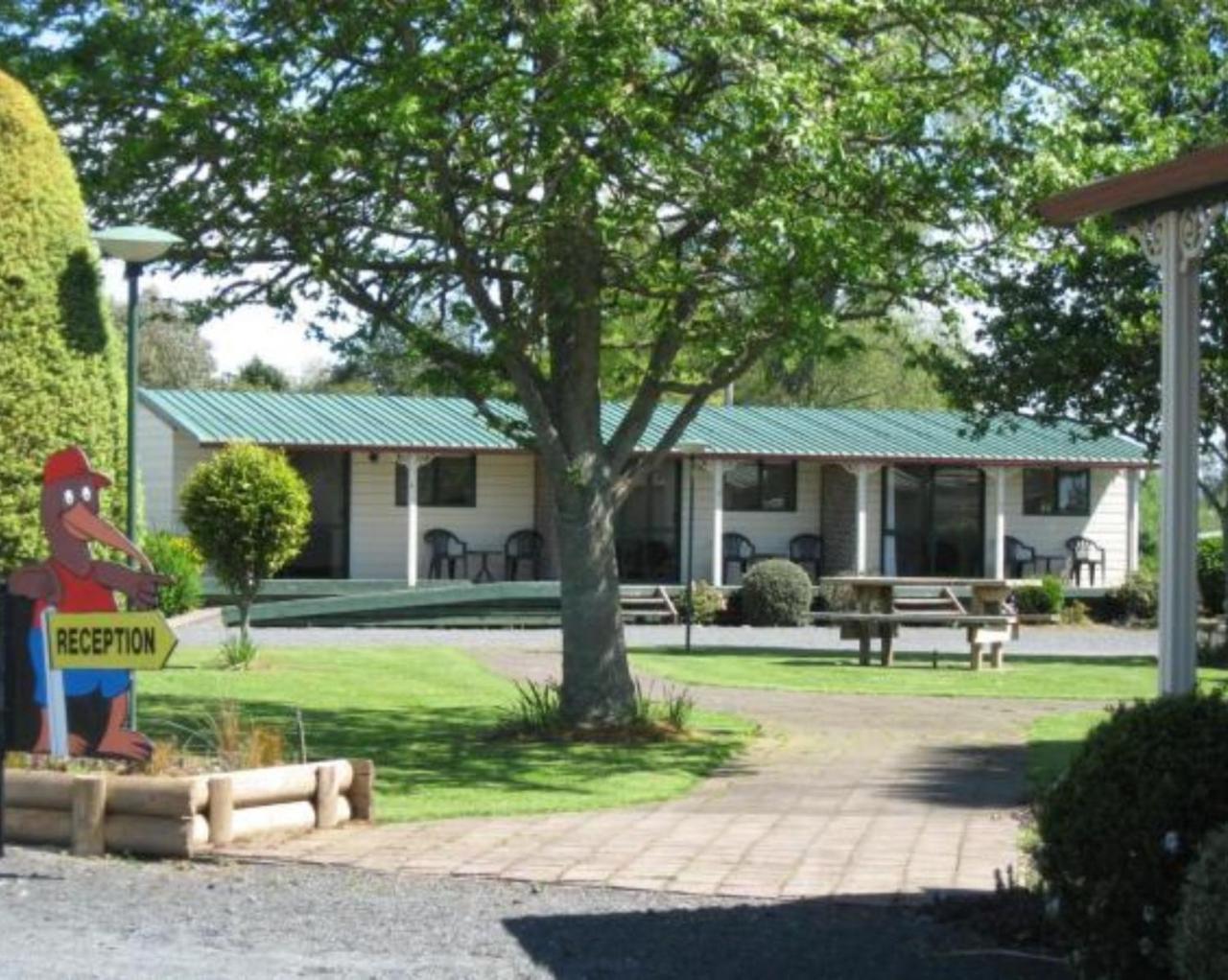 Otorohanga Kiwi Holiday Park Exterior photo